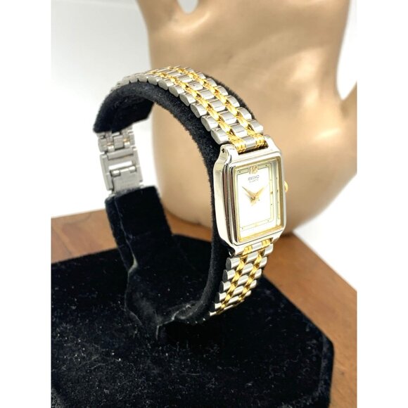 Seiko Women's Watch V401-5129 Quartz Petite Tank Rectangle White Dial Two Tone - Picture 12 of 12
